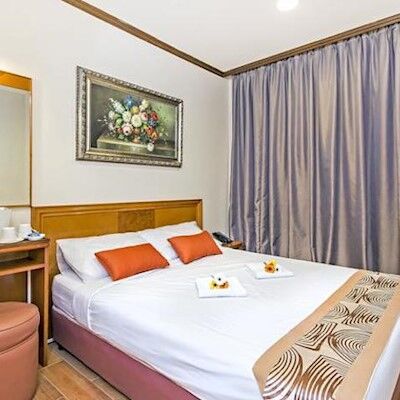 81 Premier Hollywood Singapura